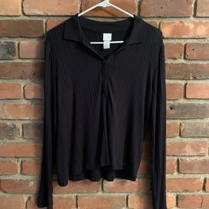 Cropped Black 90s style collared long sleeve shirt
